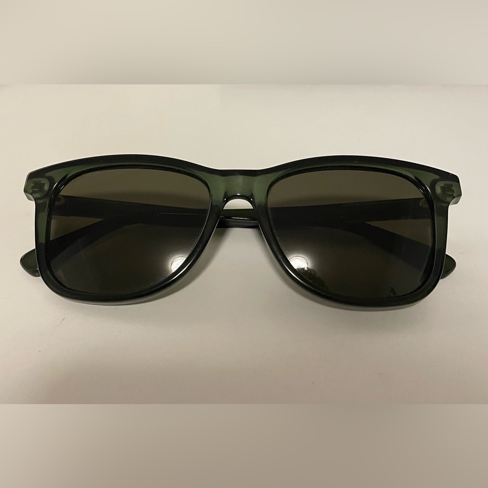 Gucci green unisex sunglasses